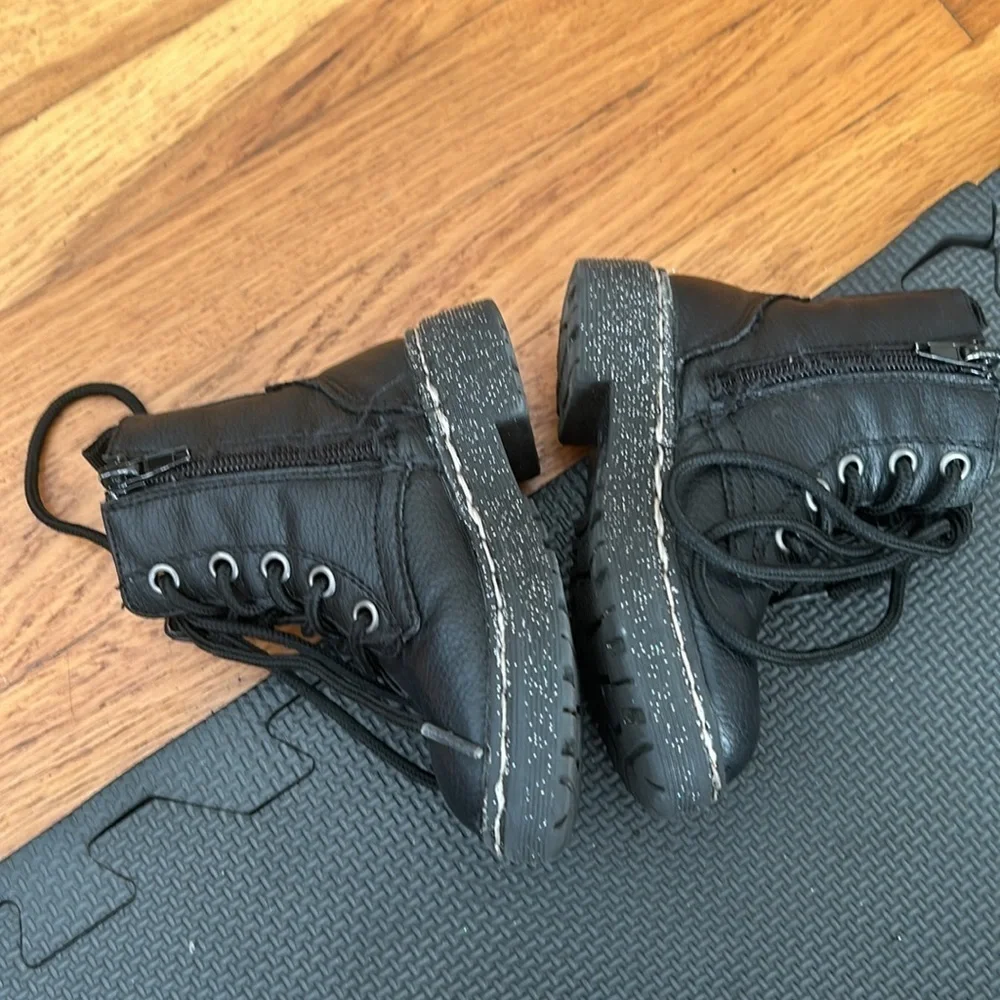 Sincerly Jules Toddler Black Combat Lace Boots - Glitter Sole Size 6